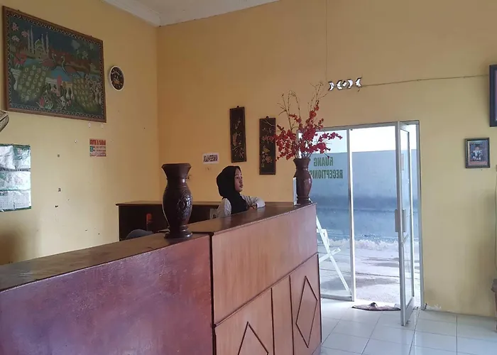 Oyo 93268 Maradona Guest House